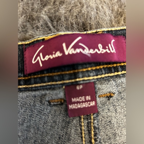 Gloria Vanderbilt Jeans - Picture 3 of 3